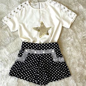 Cute top and short for summer!